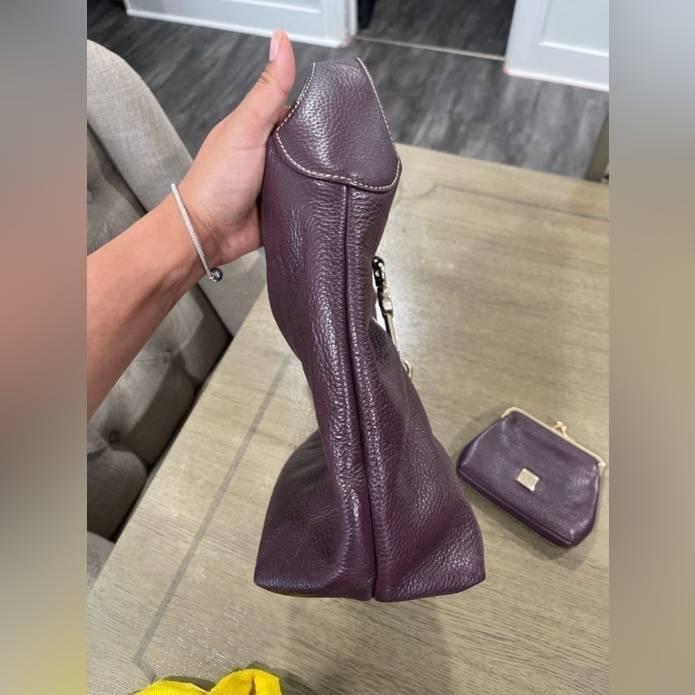 Dooney & Bourke Pebble Grain Logo Lock Shoulder Bag Bordeaux - Picture 13 of 16